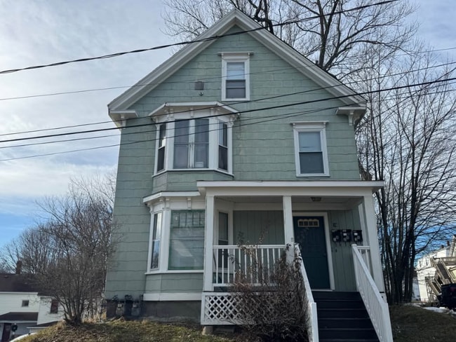 16 Mentor St in Westbrook, ME - Building Photo - Building Photo