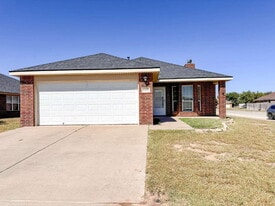 6802 37th St in Lubbock, TX - Building Photo