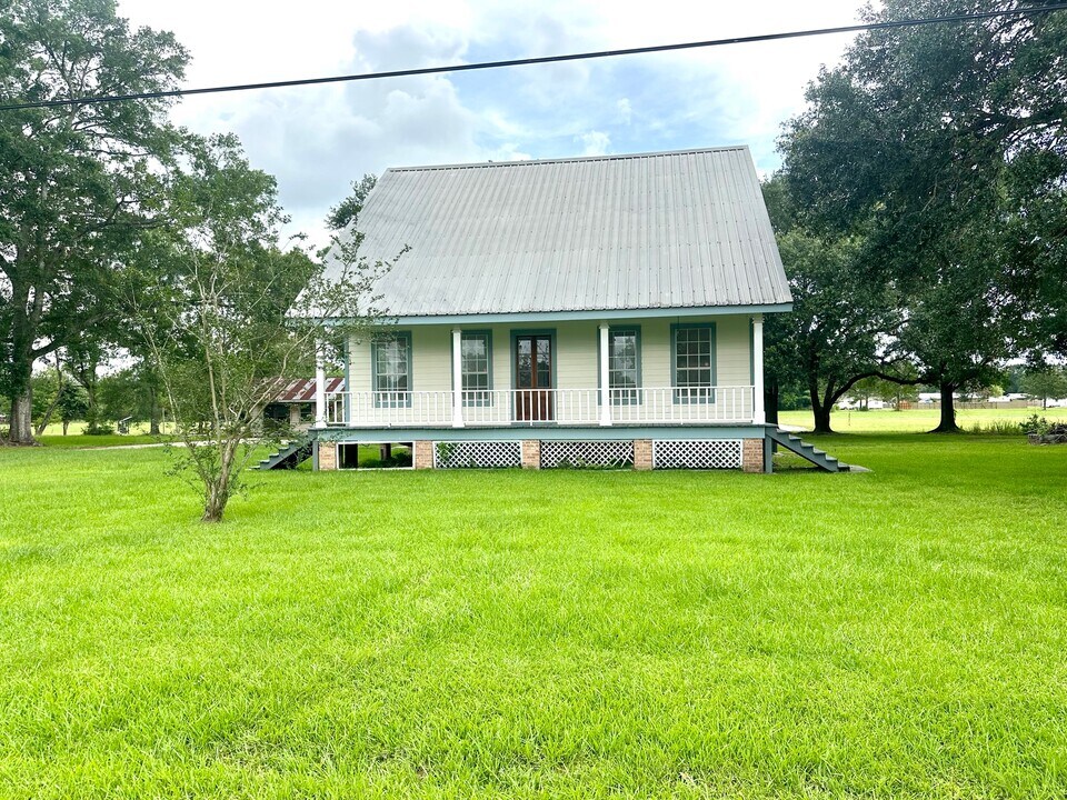 417 Marcia Ave in Abbeville, LA - Building Photo