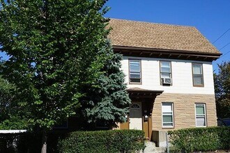 17 Webster St in Somerville, MA - Foto de edificio - Building Photo