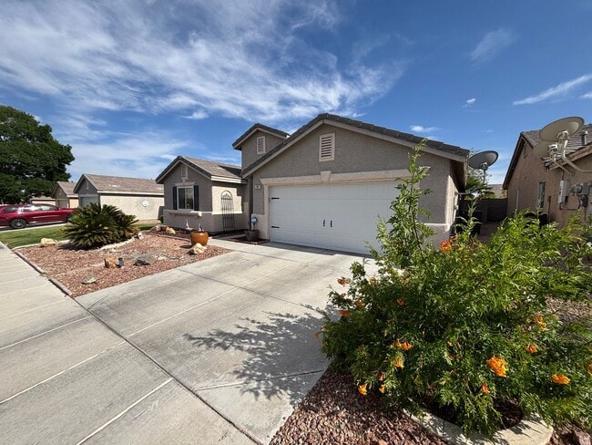 7841 Odysseus Ave in Las Vegas, NV - Building Photo - Building Photo