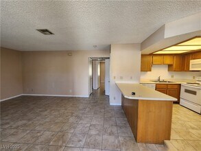 1412 Oak Rock Dr in Las Vegas, NV - Building Photo - Building Photo