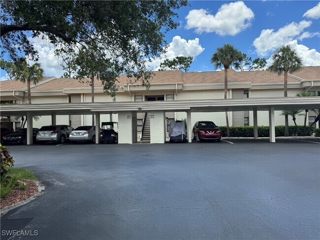 5665 Trailwinds Dr in Ft. Myers, FL - Building Photo - Building Photo