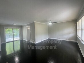 3485 Maplehurst Dr in Decatur, GA - Building Photo - Building Photo
