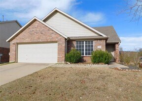 2821 Arabian Ave in Denton, TX - Building Photo