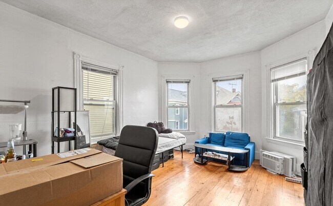 78 Hillside St, Unit 3 in Boston, MA - Building Photo - Building Photo