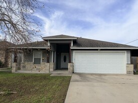 103 S 4th St in Odem, TX - Building Photo