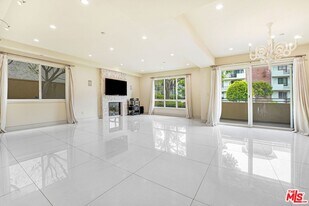 11921 Dorothy St in Los Angeles, CA - Building Photo