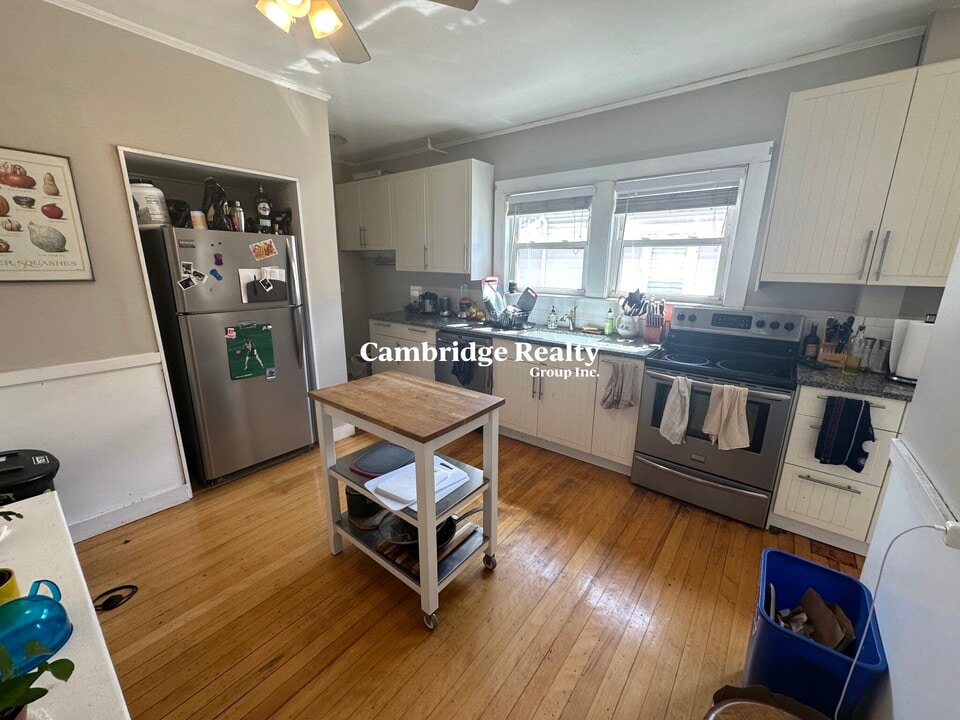 281 Alewife Brook Pky, Unit 2A in Somerville, MA - Building Photo