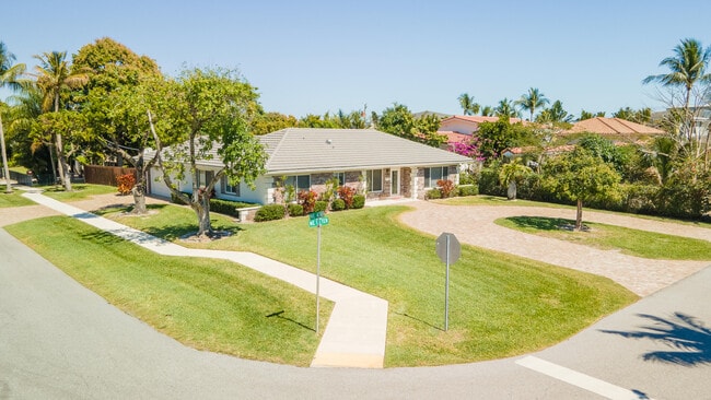 401 NE 10th Terrace in Boca Raton, FL - Building Photo - Building Photo