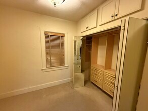 528 E Glover Ave, Unit Lower in Milwaukee, WI - Foto de edificio - Building Photo