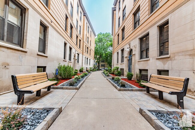 428 W Belden Ave in Chicago, IL - Foto de edificio - Building Photo