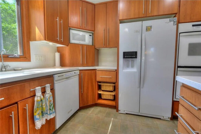 415 12th Ave E, Unit Main Level Private Room 1 in Alexandria, MN - Building Photo - Building Photo