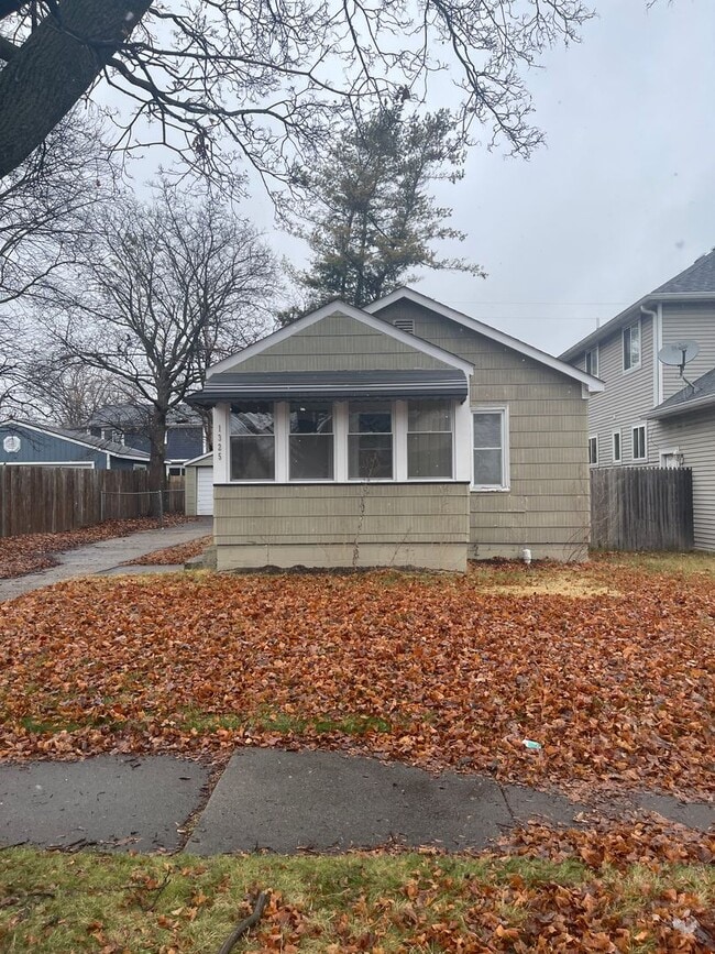 property at 1325 E Milton Ave