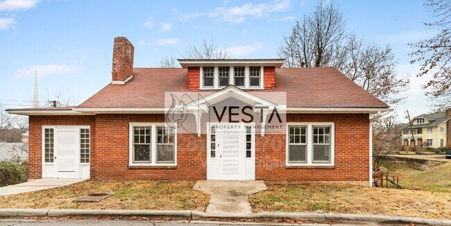 68 Maple St in Canton, NC - Building Photo - Building Photo