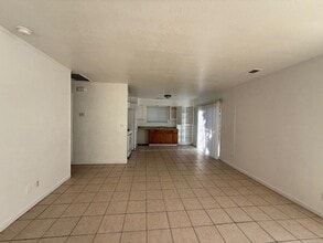 1204 N Divisadero St in Visalia, CA - Building Photo - Building Photo