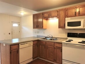 7606 Westward Way in Madison, WI - Foto de edificio - Building Photo