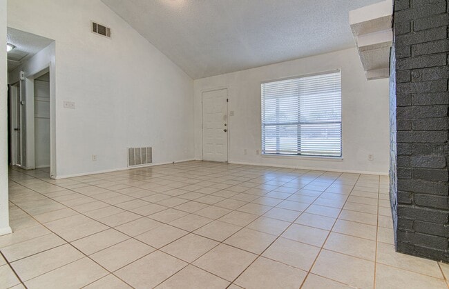 1202 Westcott Dr in Round Rock, TX - Building Photo - Building Photo