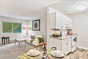 Kendall Ridge in Bellevue, WA - Building Photo