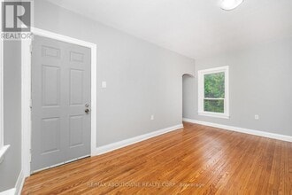 486 Holtby Ave in Burlington, ON - Building Photo - Building Photo