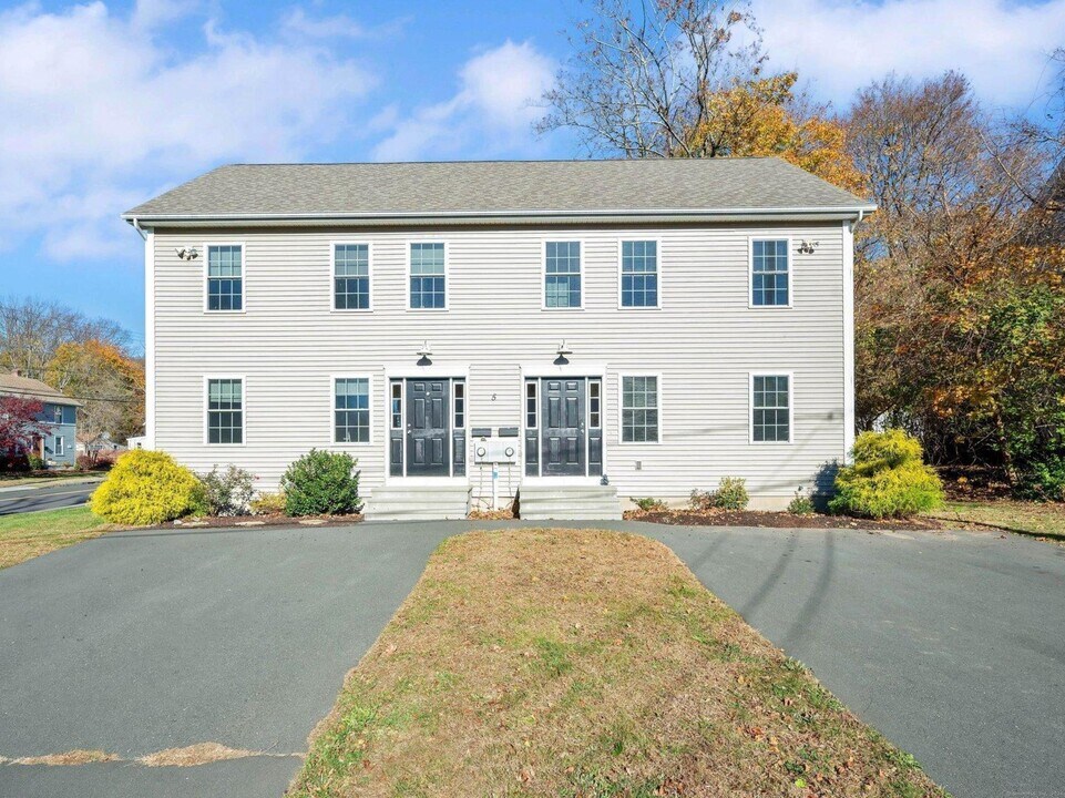 5 Webster St in Vernon, CT - Building Photo