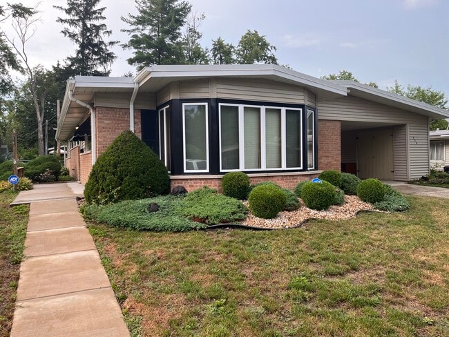 324 Shawnee St in Park Forest, IL - Building Photo - Building Photo