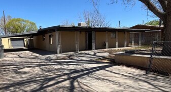 1735 Van Ct SW in Albuquerque, NM - Building Photo