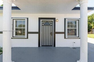 2410 NW 159th Terrace in Opa Locka, FL - Building Photo - Building Photo