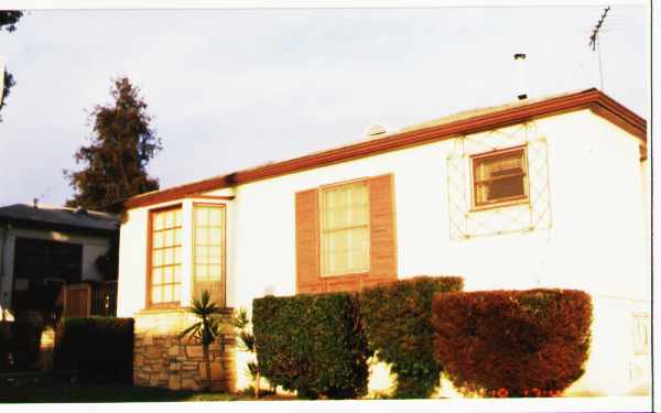 5106-5112 La Roda Ave in Los Angeles, CA - Building Photo