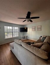 7411 SE Jamestown Terrace in Hobe Sound, FL - Building Photo - Building Photo