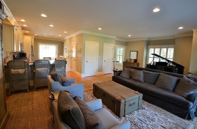 property at 11 Tufts Rd