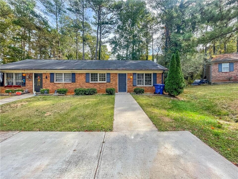 452 Charleston Ln in Lawrenceville, GA - Building Photo