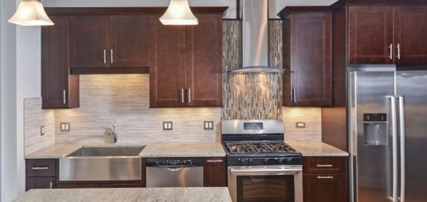 19 N Aberdeen St, Unit 305 in Chicago, IL - Building Photo