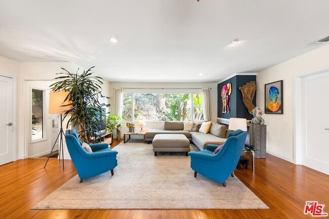 2316 Laurelmont Pl in Los Angeles, CA - Building Photo - Building Photo