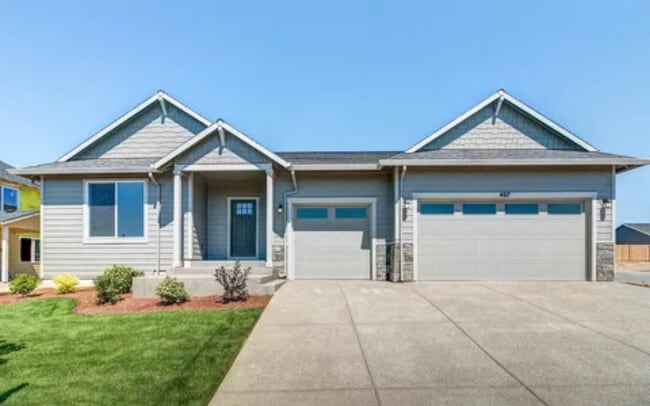 property at 467 E Lincoln St