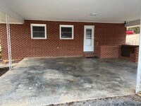 3046 Turnpike Rd photo'