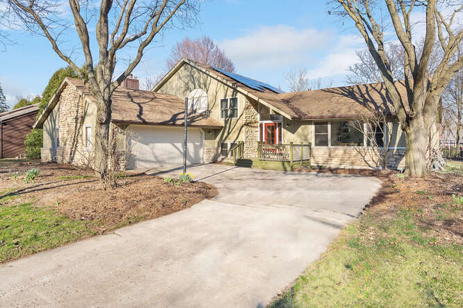 3411 Pomeroy Rd in Downers Grove, IL - Building Photo