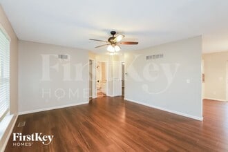 18608 Primrose St in Smithville, MO - Building Photo - Building Photo