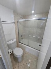 3710 Inverrary Dr, Unit unit #1Q in Lauderhill, FL - Building Photo - Building Photo