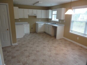 820 Whitecrest Ct in Lawrenceville, GA - Building Photo - Building Photo
