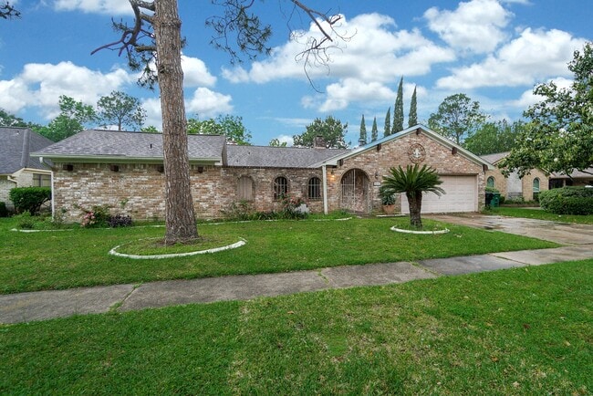 property at 5611 Arncliffe Dr