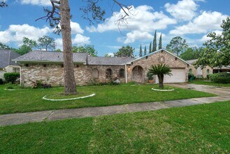 5611 Arncliffe Dr in Houston, TX - Building Photo - Building Photo