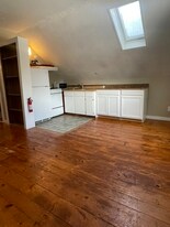 18 Old Concord Turnpike, Unit A in Barrington, NH - Building Photo