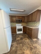 2643 Lake City Hwy in Clinton, TN - Building Photo - Building Photo