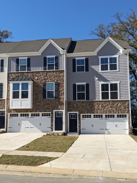 9874 Oaklawn Blvd NW in Concord, NC - Building Photo