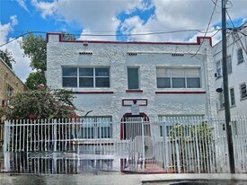 977 SW 5th St in Miami, FL - Building Photo