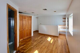 11 Wright Ave in Jersey City, NJ - Building Photo - Building Photo