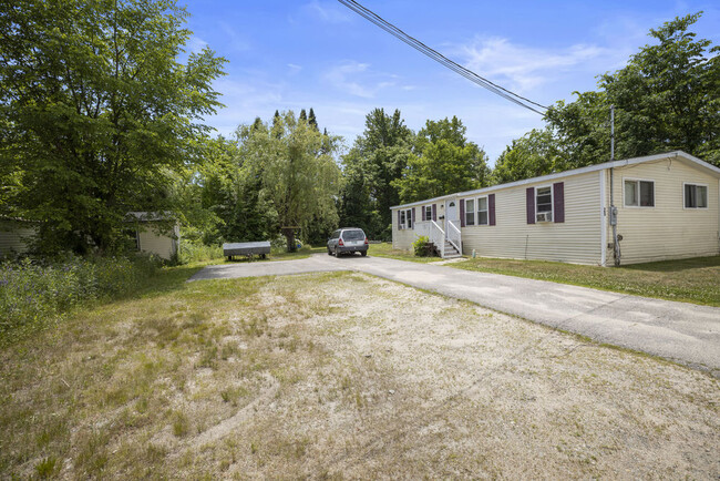 15 Mechanic St in Farmington, NH - Building Photo - Building Photo