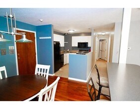 34 Newhall St-Unit -110 in Lowell, MA - Building Photo - Building Photo