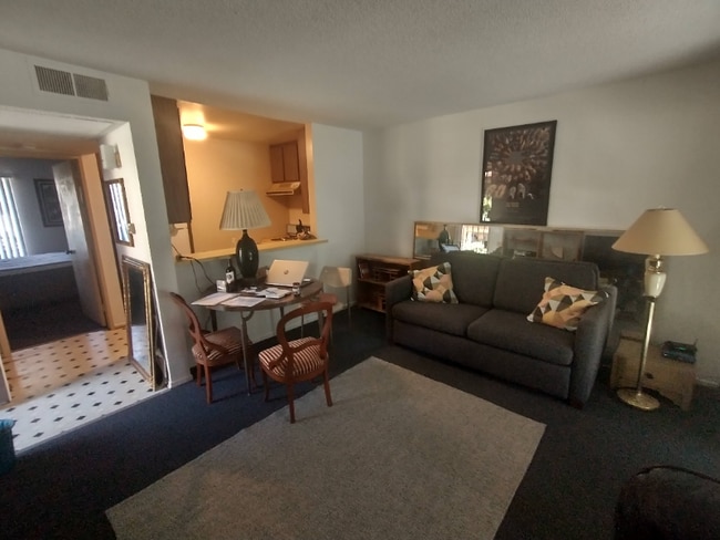 340 Orange Blossom in Irvine, CA - Building Photo - Building Photo